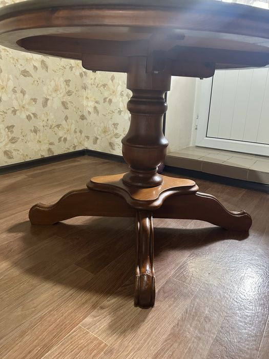 Продам два стола