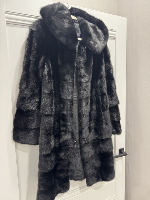 Продам норковую шубу