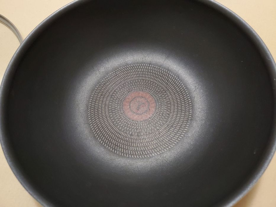 Tigaie wok Tefal Ø 29.5 x 8 cm + capac sticla Ø 27.5 cm