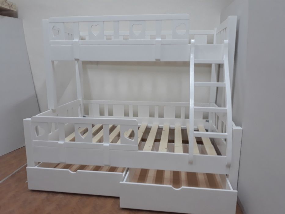 TRANSPORT GRATUIT.Pat etajat-supraetajat  din lemn masiv.Cod 3203