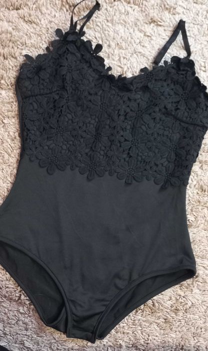 Ново боди с дантела,размер S.