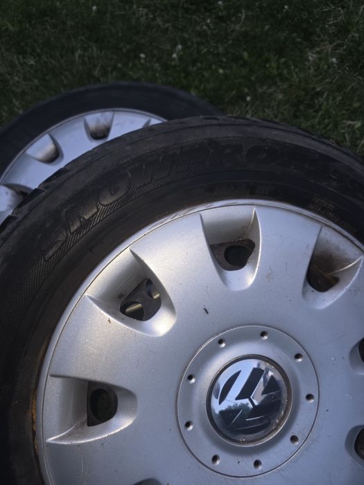 Vând 4 jante  R 15 + cauciucuri , pentru Golf 5