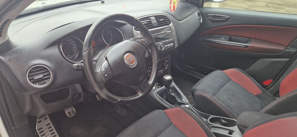 Vand fiat bravo 2011 benzina 1.4  fără schimburi sau variante