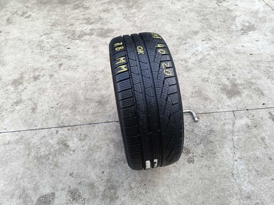 O anvelopa iarna 245 40 20 pirelli sottozero 2 profil de 7,8 mm