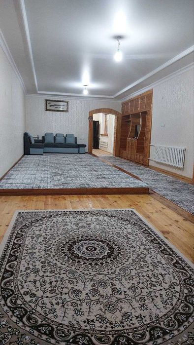 Уй Сатылады центрда жаксы локация