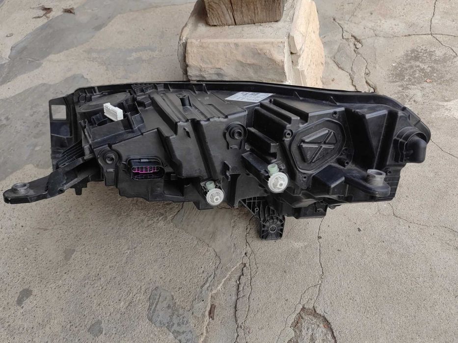 Фар Skoda Enyaq LED десен Оригинален