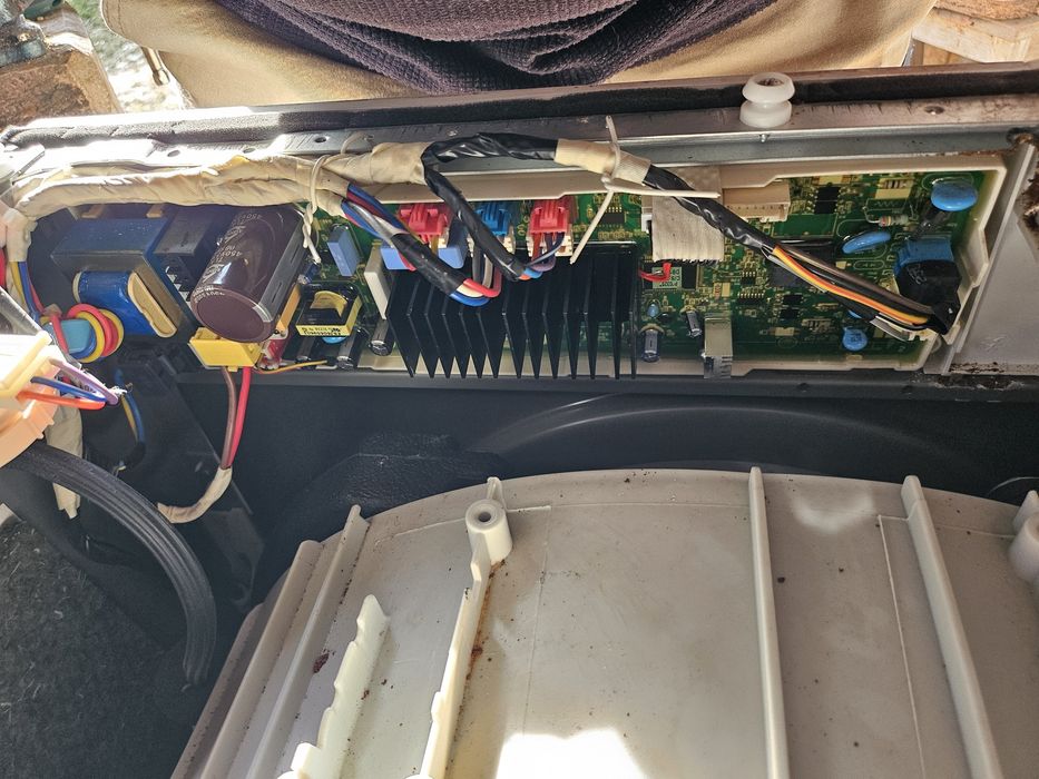 Reparații mașini de spălat rufe și vare