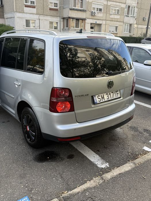 Vand Volkswagen touran facelift  2.0 tdi 140cp manual 6 trepte. Clima trapa