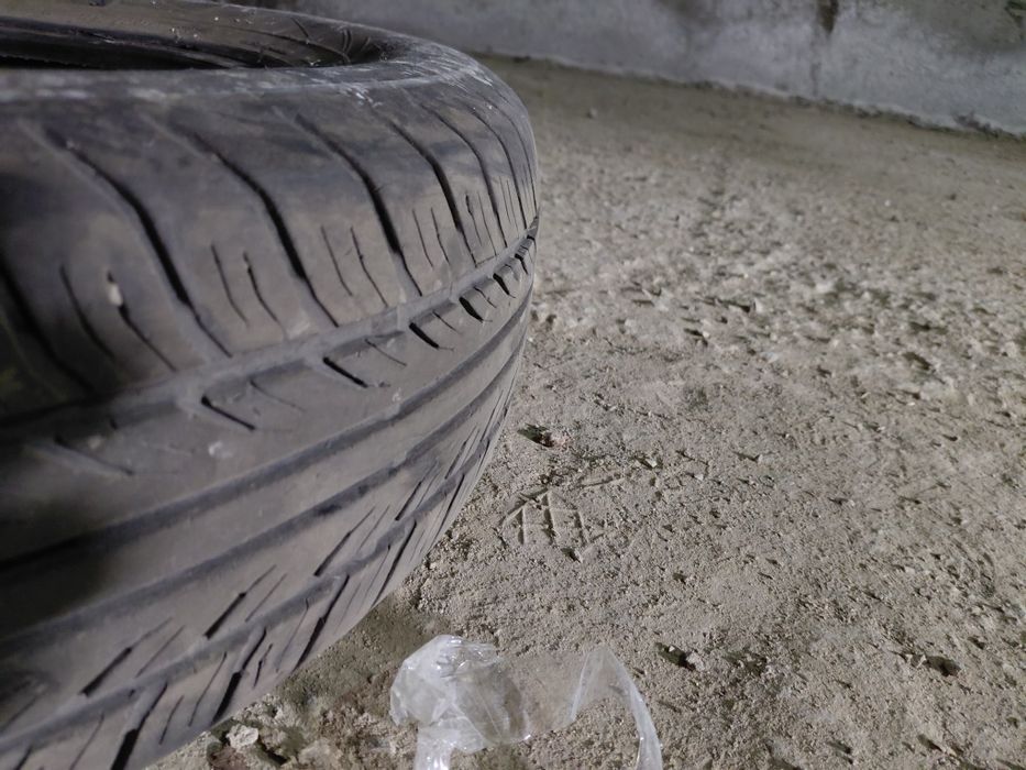 Продам 1 шину R13