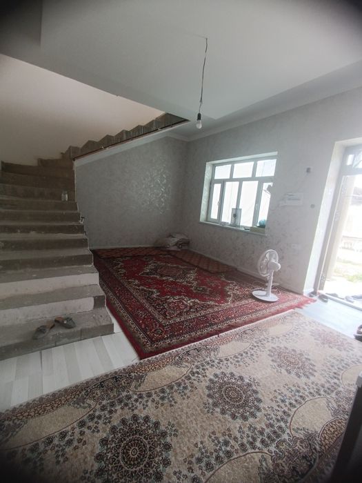 Uy sotiladi sergilida. Maklersiz