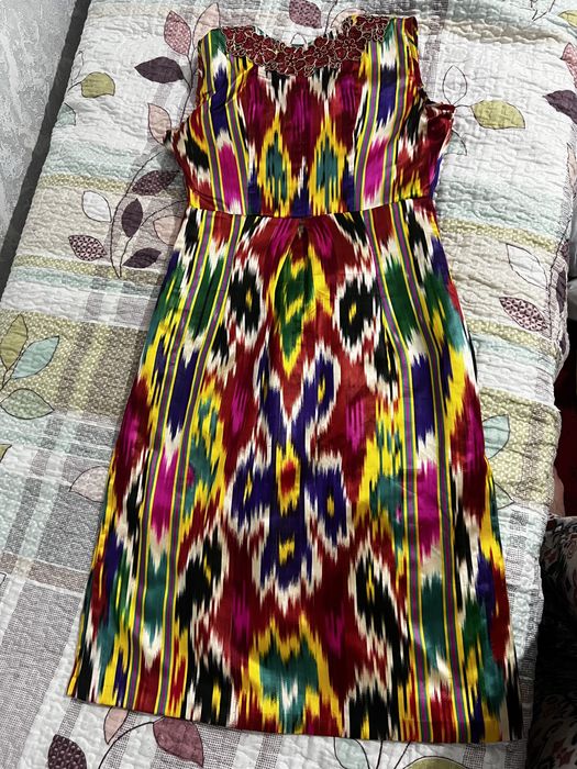 Платье из атласа один раз одевали