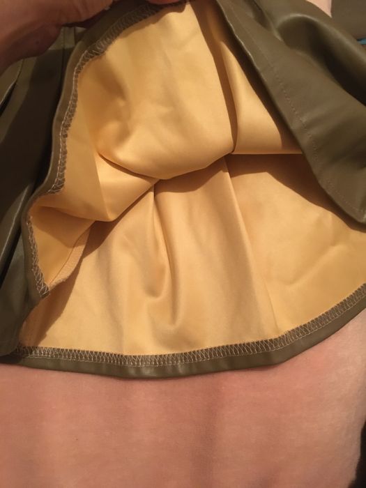 Продам кожанную юбку для девочки 5-6 лет