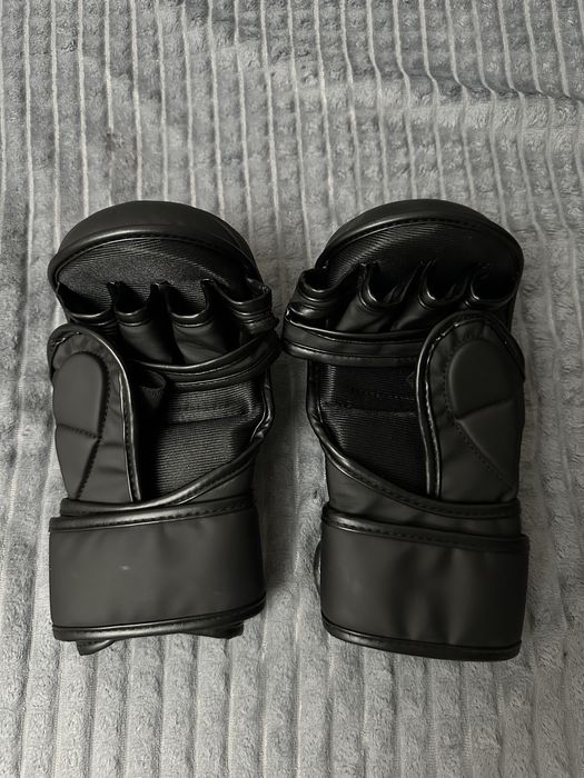 Перчатки для ММА
