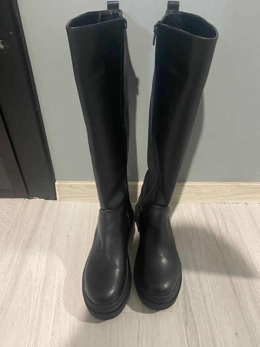 Дамски ботуши нови