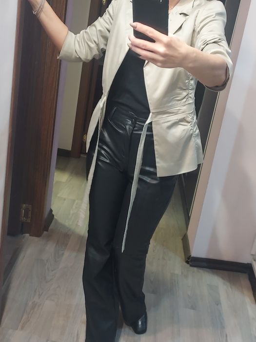 Sacou Hugo Boss, marimea S, foarte chic