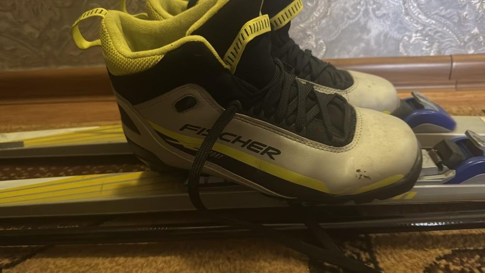 Лыжи ,ботинки 41,45 размеры