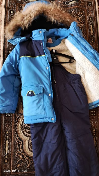 Продам зимний комбинезон. Ростовка 116 см.
