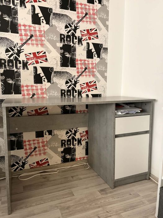 Birou mic pentru adolesncenti