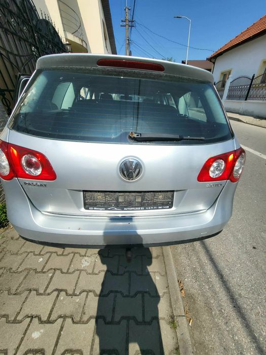 Vând Volkswagen Passat B6 2L 140
