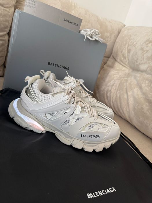 balenciaga track led