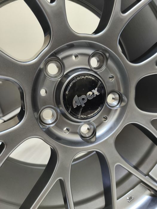APEX ARC-8 R17 5x120 9J ET30