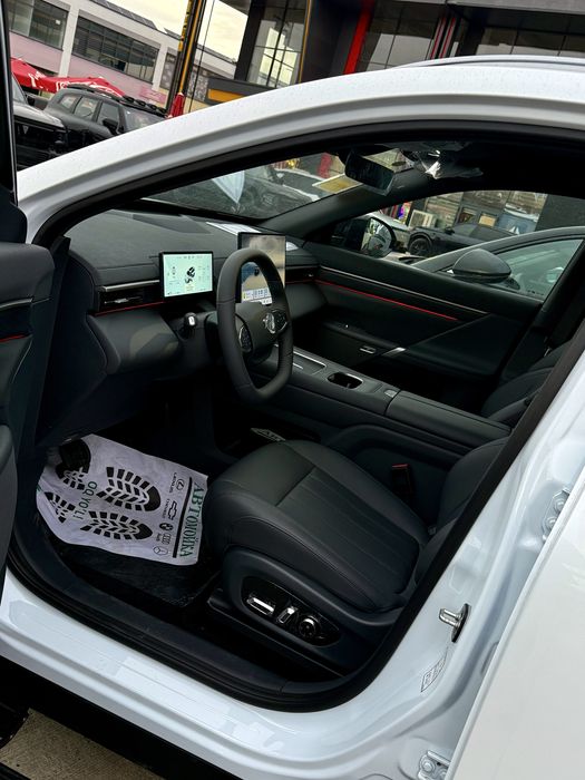 2025 Electr Dongfeng 008 restyling