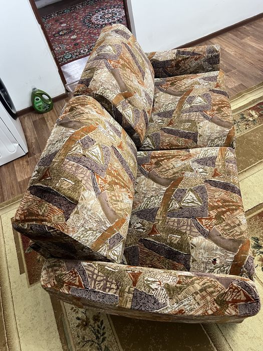 Продам диван с креслами