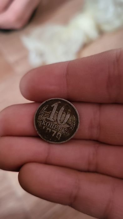 Много разных колекционых монет