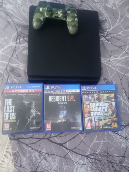 De vânzare PS4 un controller toate cablurile ce se vede în imagine nu Da să mă duc tot timpul pe el