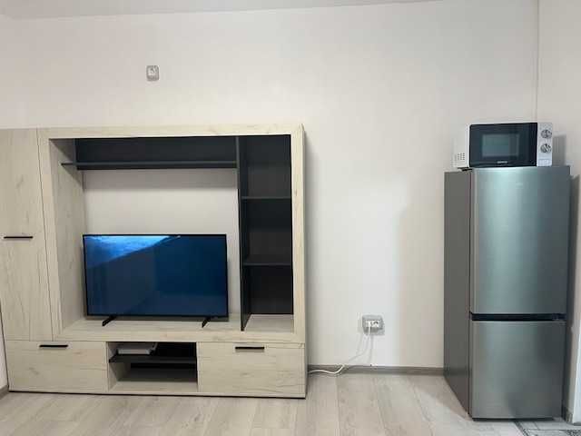 Inchiriez garsoniera zona UMT
