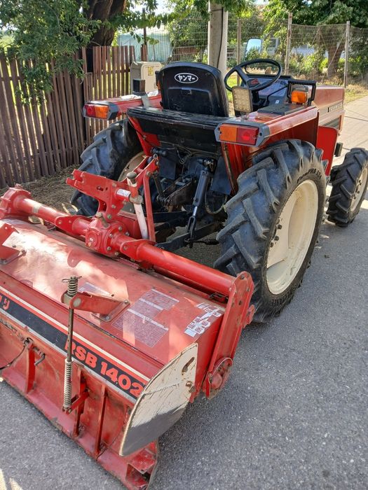 Tractor japonez yanmar f235