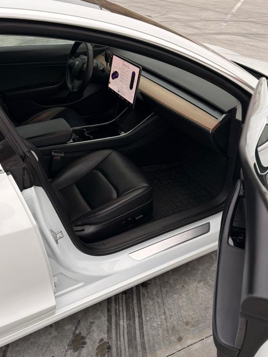 Tesla Model 3 Long Range 2020 tva deductibil