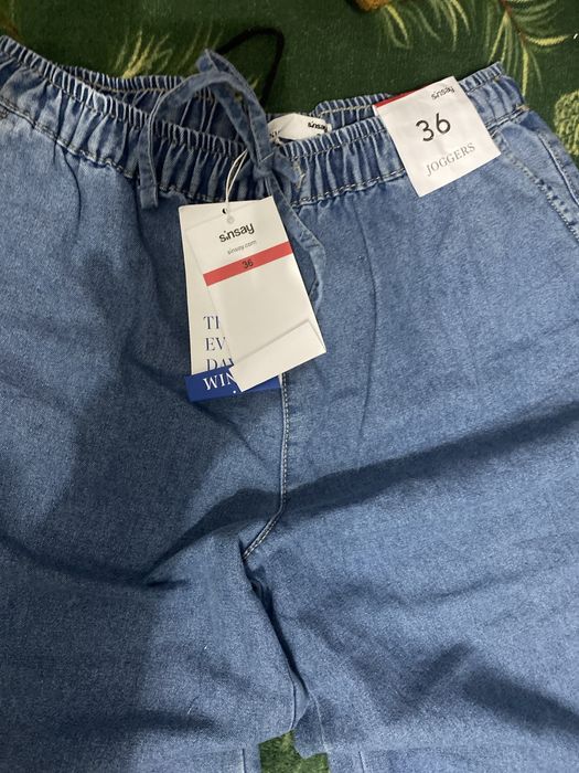 Pataloni damă sunt noi marimea 36
