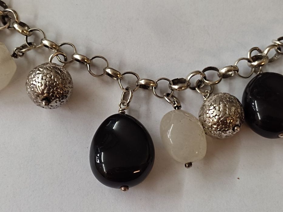 Сребърна гривна с камъни 925