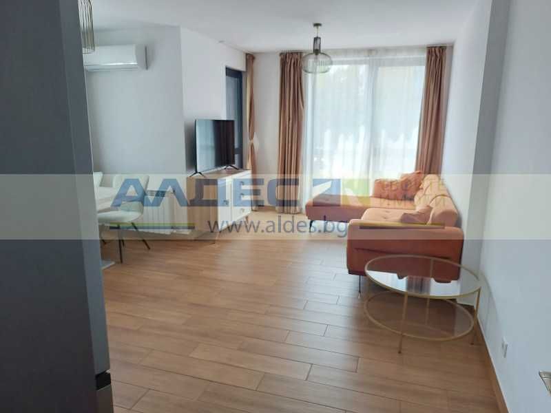 Дава се под наем Четиристаен апартамент в София, Изток - 140 кв.м за 1530 € - Снимка #2