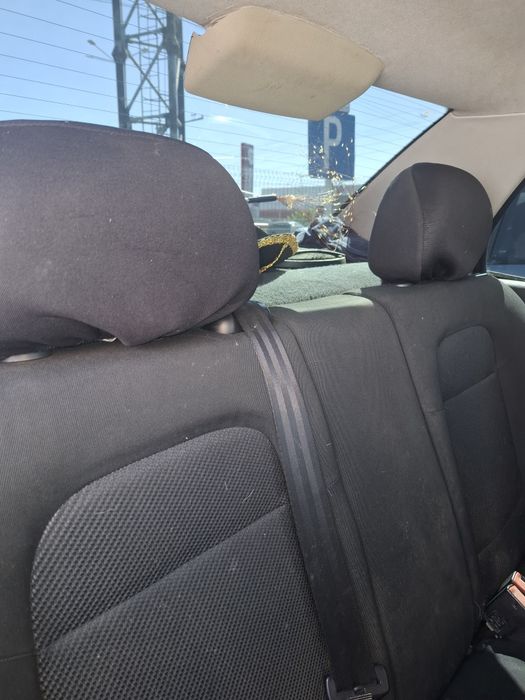 Vând skoda fabia sedan albastru metalizat