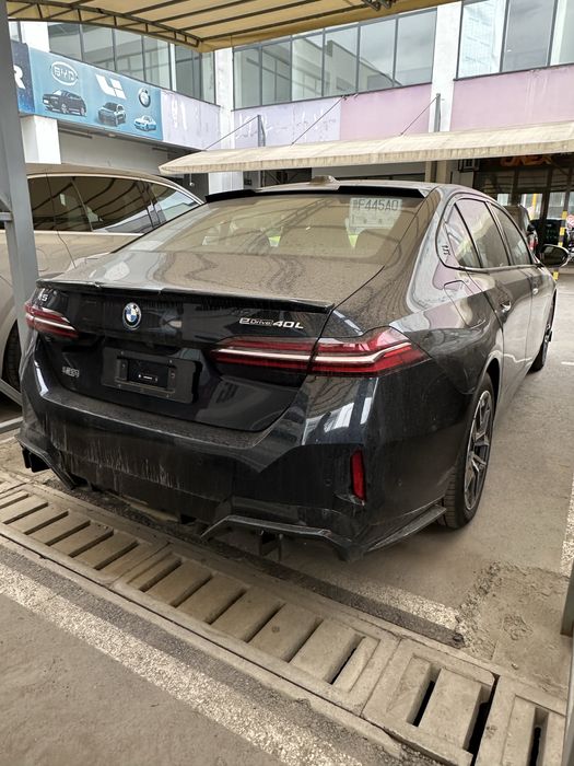 BMW i5 40L eDrive 2025 с пробегом в наличии