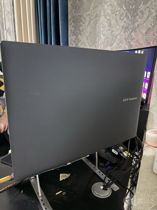 ASUS Vivobook M18 dyum