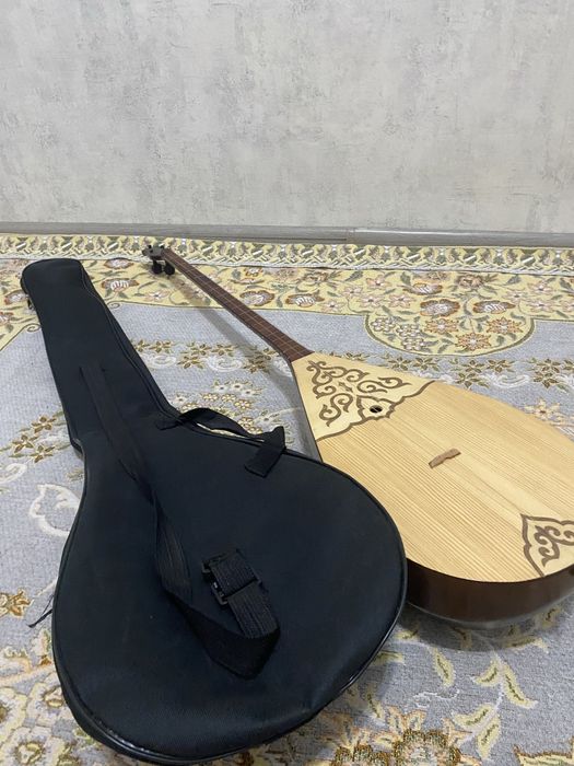 Домбыра сатылады