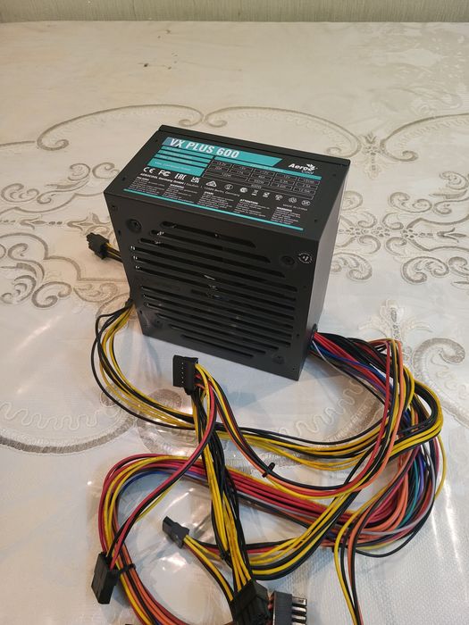 Продается блок питание  600W