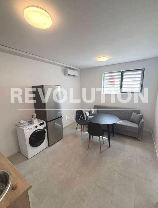 Двустаен апартамент в района на м-т Константин и Елена!