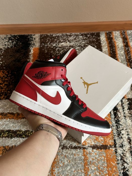 Jordan 1 Mid Bred Toe