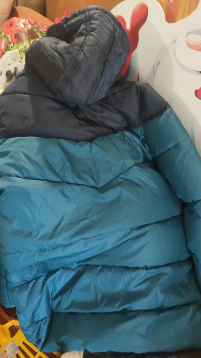 Продам новые куртки размер на 42-44