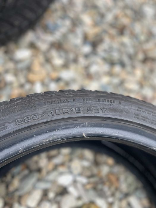 4x 225 40 18 Goodyear Vector4Season