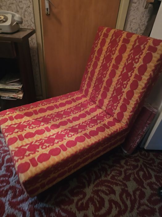 Set mobilier canapea, 2 fotolii, 2 otoman, masa bonus