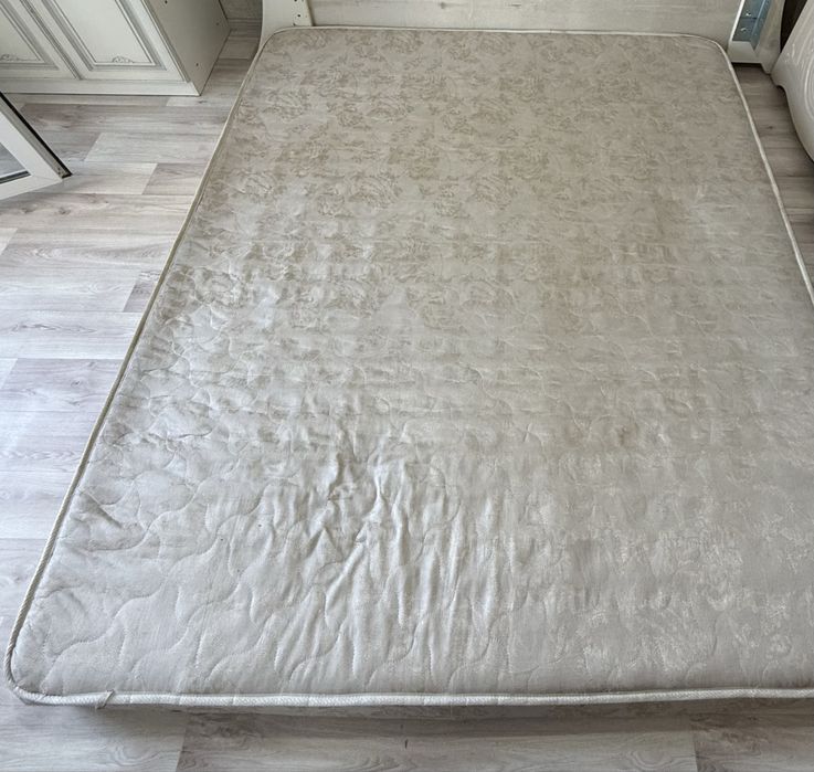 Продается матрас ! Идеальный, продаю из за переезда.!