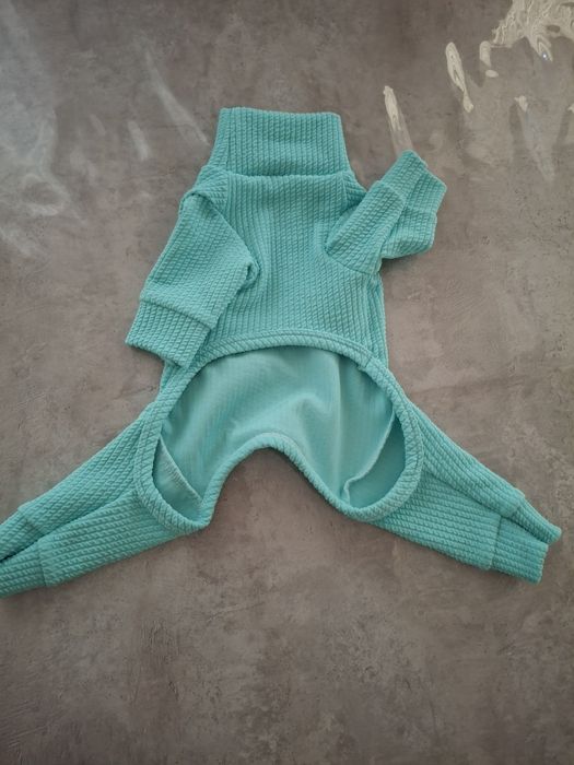 Продам недорого вещи для собак