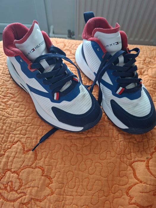 Tommy Hilfiger ,baieti