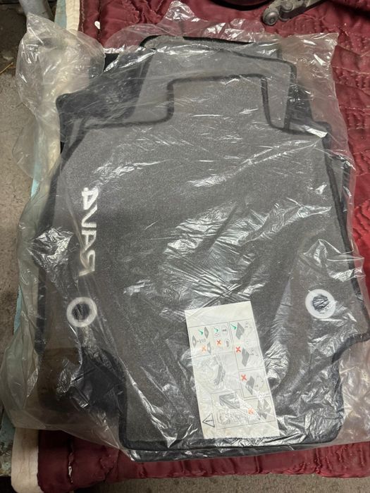 Полики оригинальные RAV4