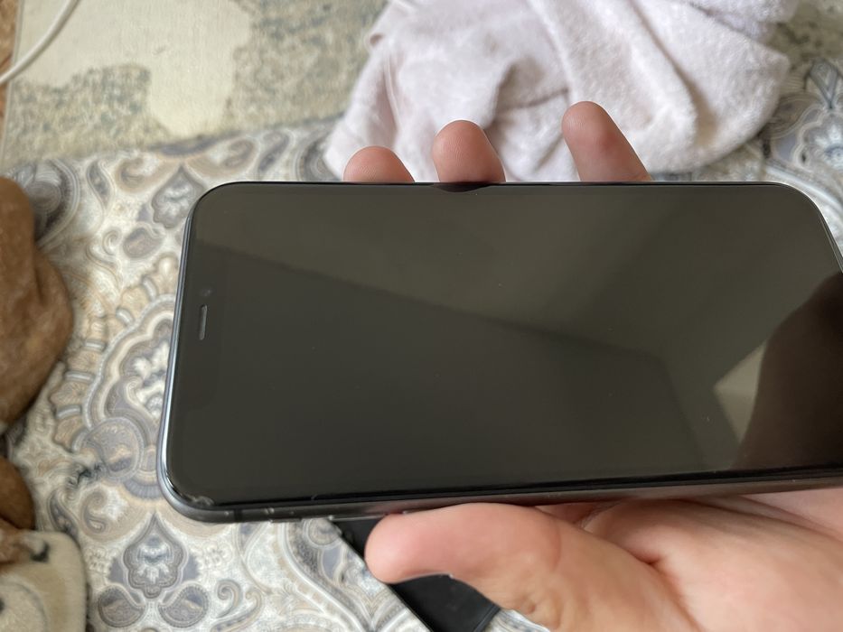 Iphone 11  64 гб